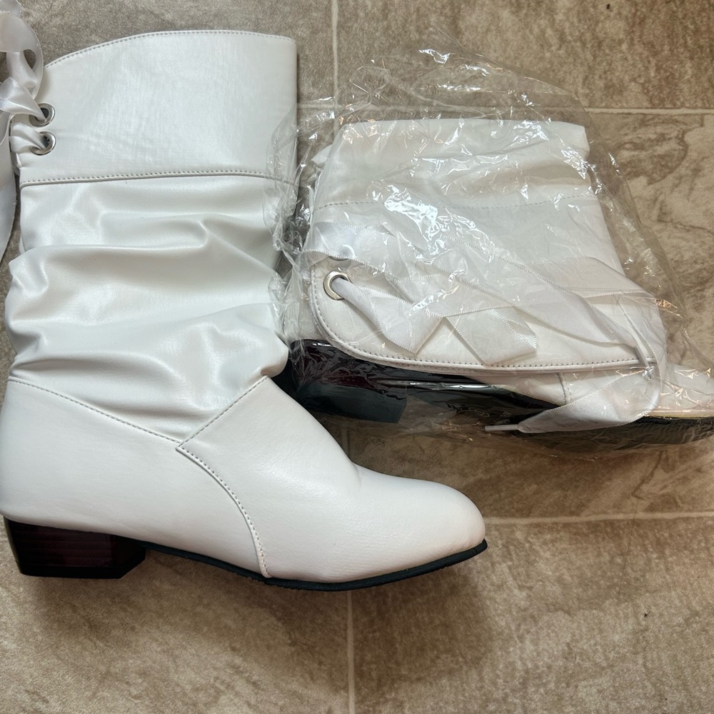 Elegant White Heeled Boots for Women